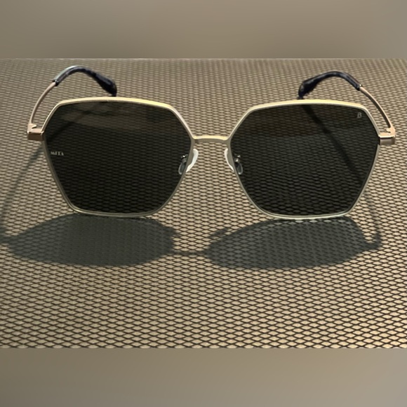 Sunglasses - Picture 1 of 2